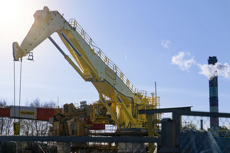 PALFINGER crane DKF 1600 on the production site in Gdynia, Poland