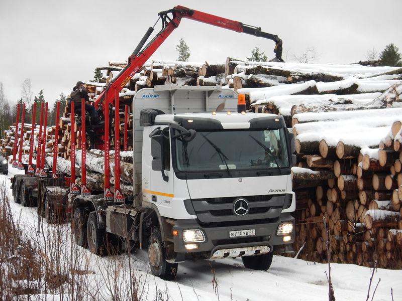 ¿Cómo logran las Hidrogrúas Articuladas Maniobras Increíbles en Espacios Reducidos?