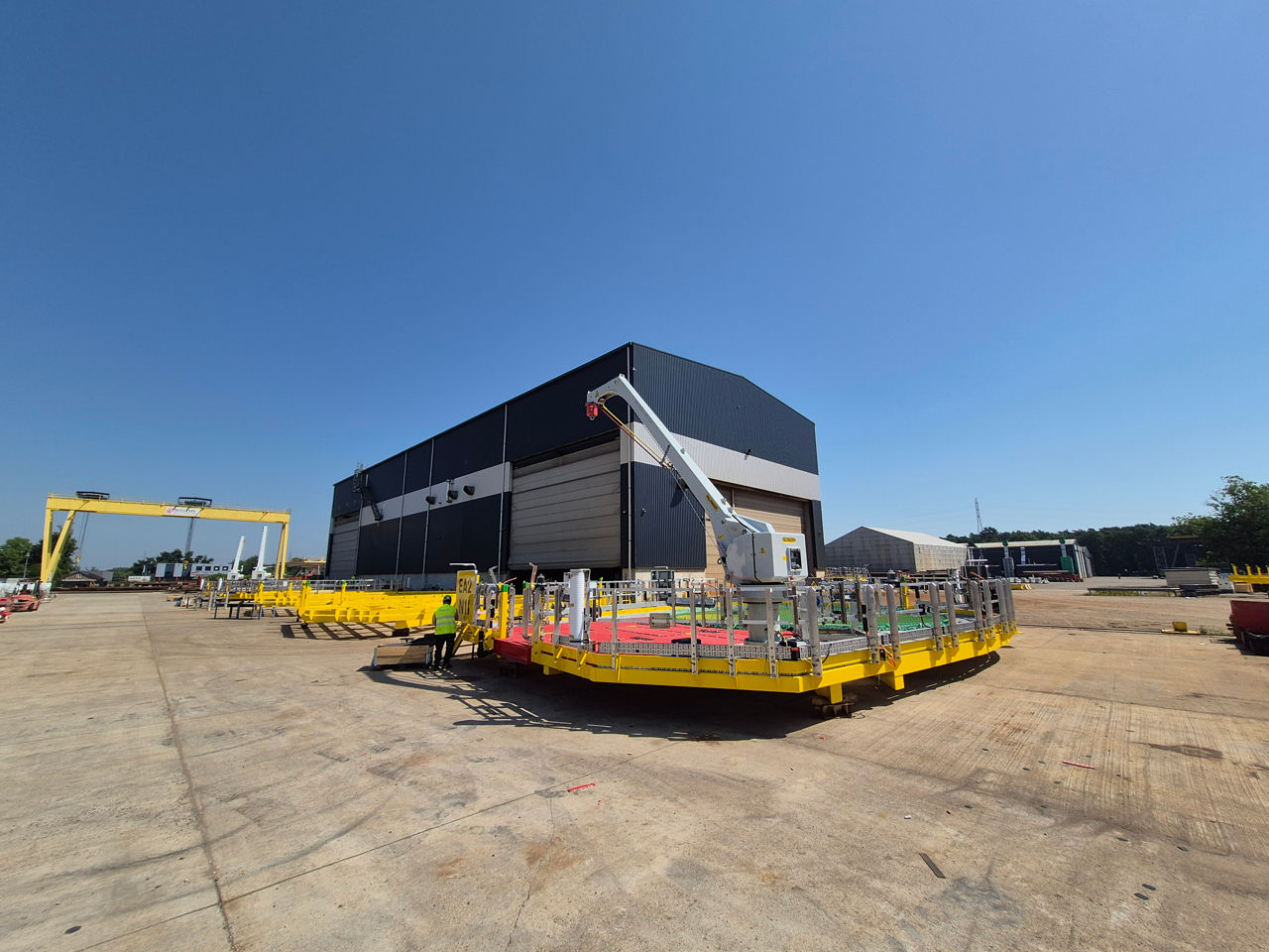 Ein PF 160-5m Davit-Kran von PALFINGER für den Offshore-Windpark East Anglia TWO. 