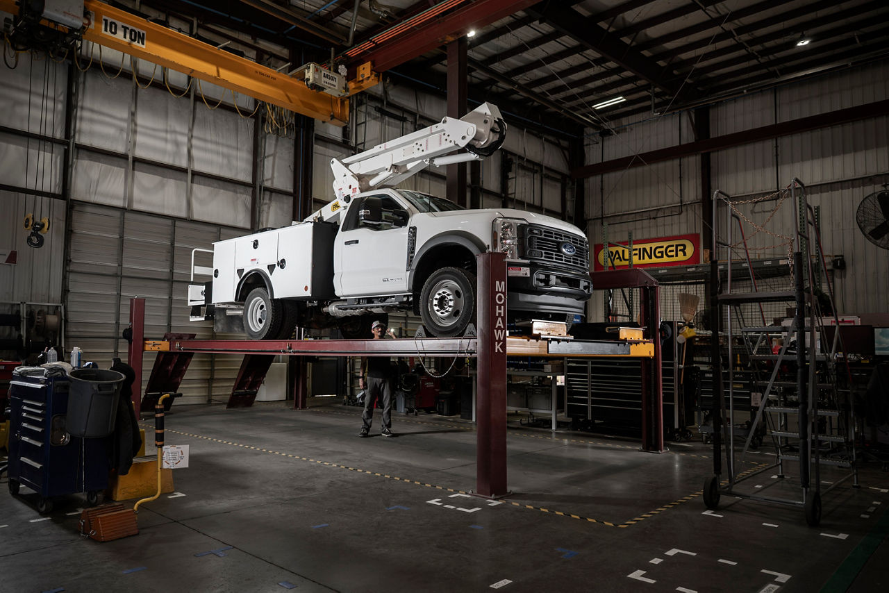 bucket truck