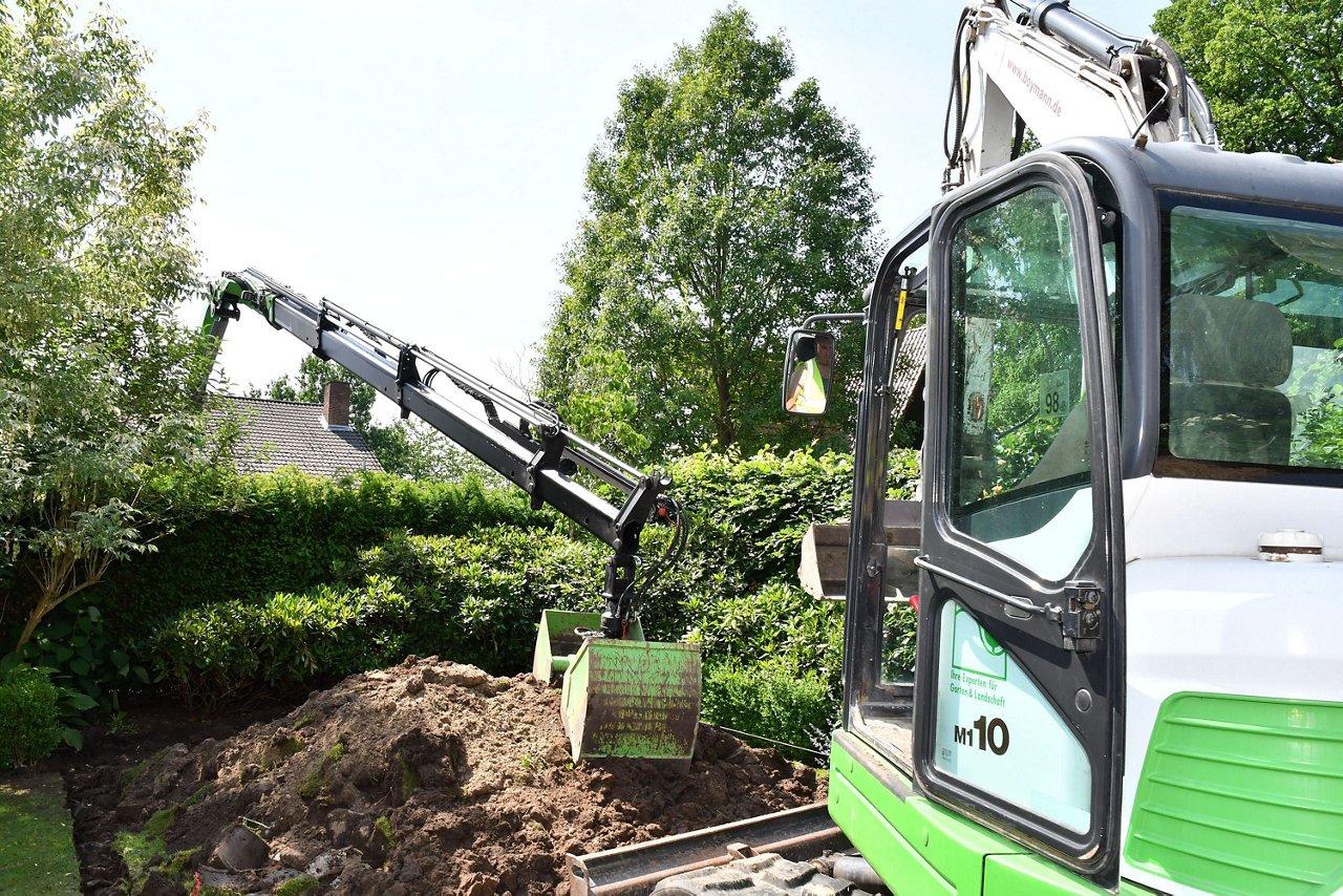 Palfinger - Boymann - DSC_6993 - Kran in Zusammenarbeit mit Bagger.jpg