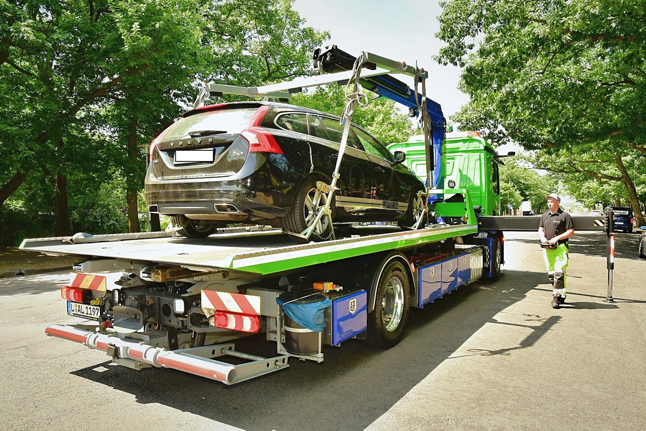 Palfinger - Leipzig - Abschleppaktion 1_be.jpg