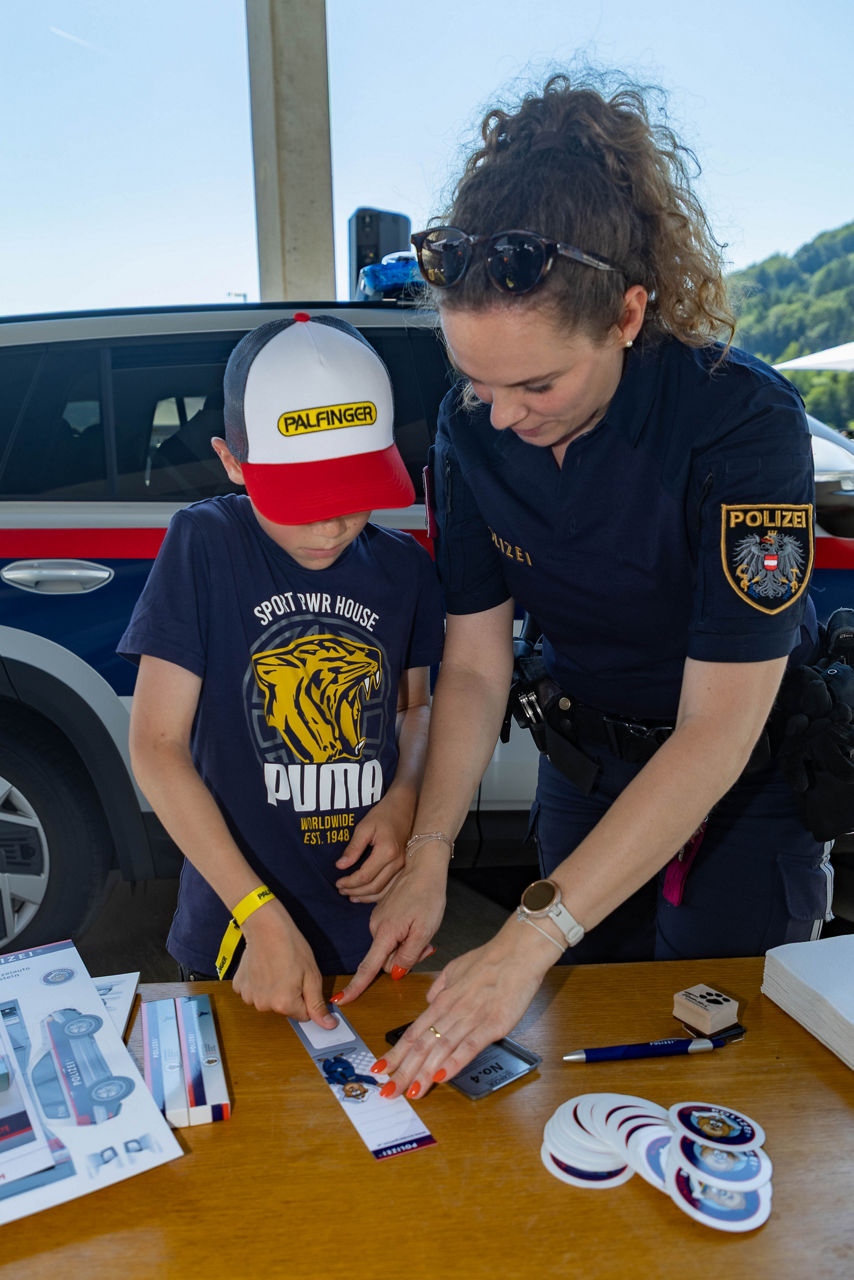 Kinderkrebshilfe Sportwagenausfahrt am Gelände der Firma Palfinger Bergheim Foto: Franz Neumayr 27.06.2026