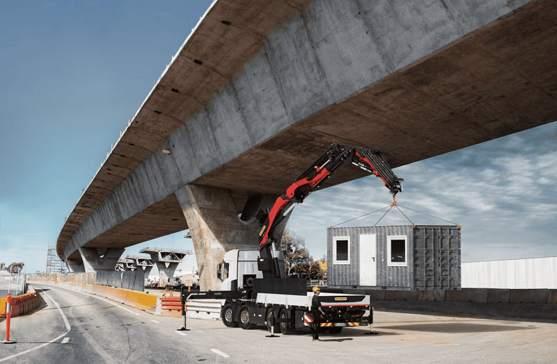Construção de pontes: o papel dos guindastes articulados