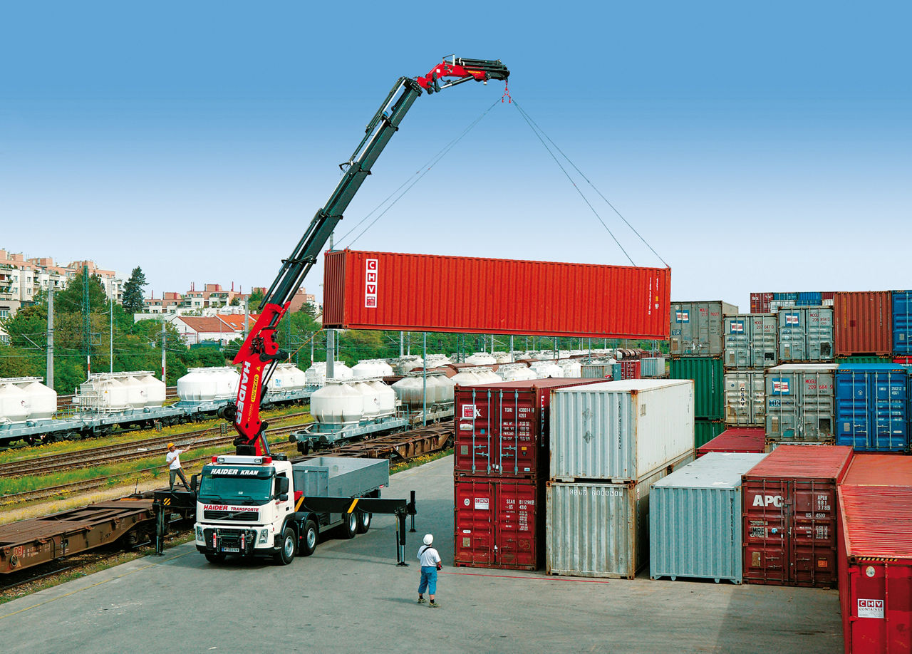 Loader crane with DPS