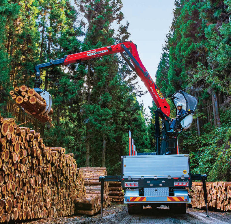 美和木材協同組合様に納品したパルフィンガー製エプシロン社のクレーンM12Z105がフォレストジャーナルにて紹介されました。