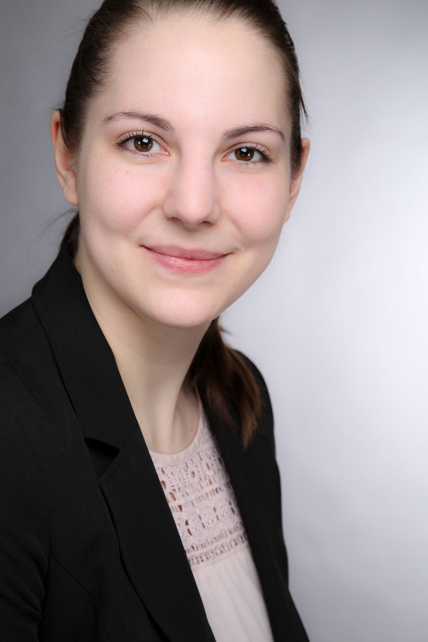 Julia Thrainer