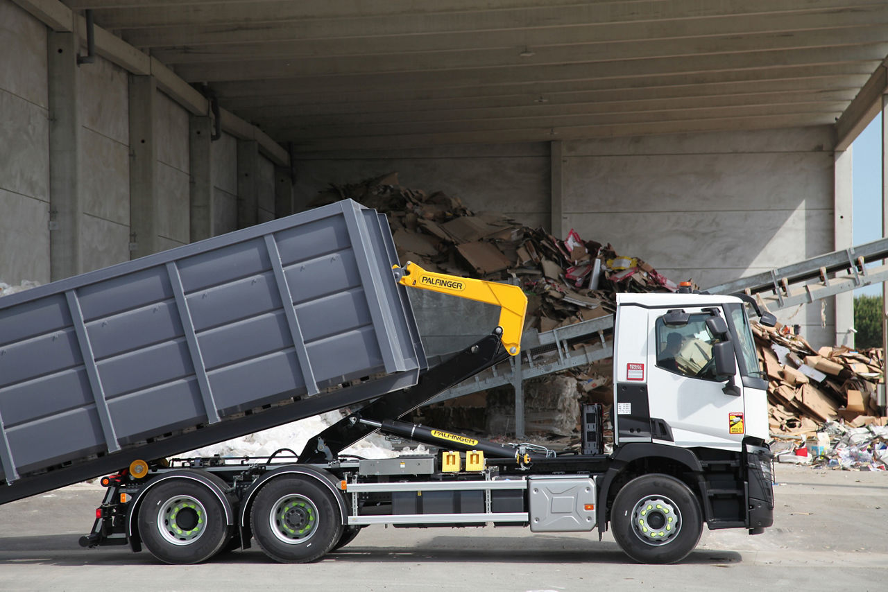 Stromaggregat im Recyclingcenter