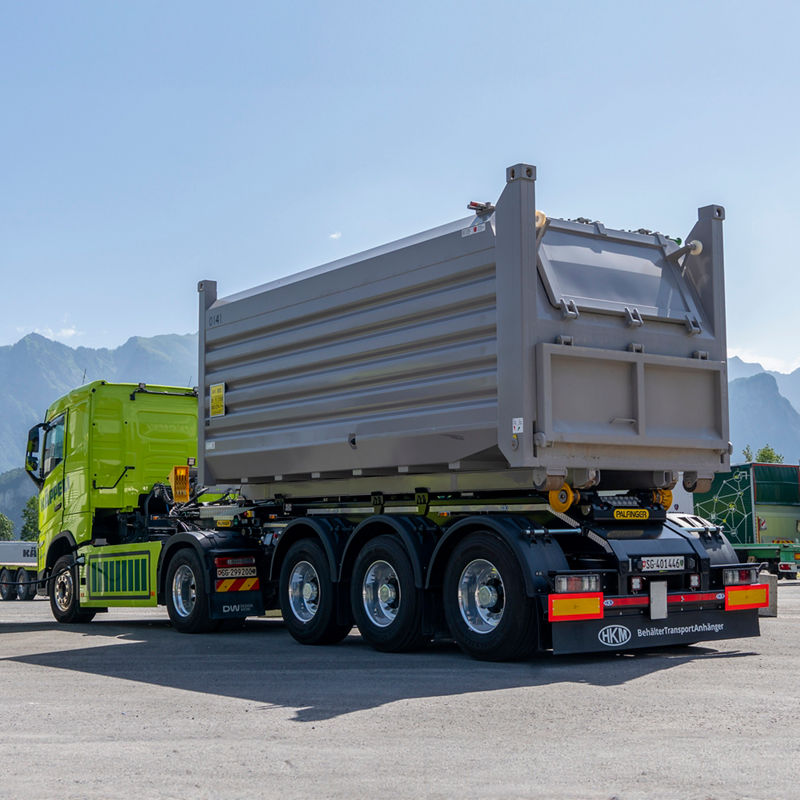 Schweizer Logistikunternehmen setzt auf innovative Speziallösungen von PALFINGER 