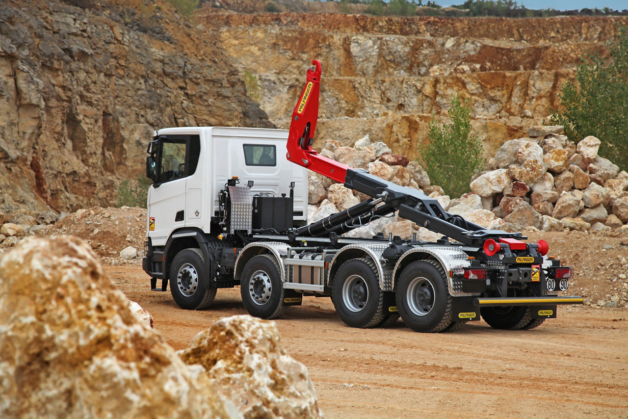 palfinger-ht30a-hookloader-10.JPG