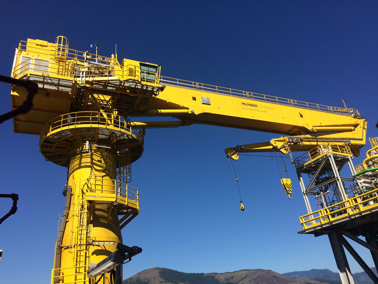 Knuckle boom crane