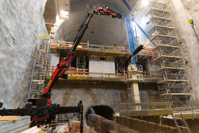Powerhouse: Crawler Crane in the Tauernmoos Hydro Power Plant