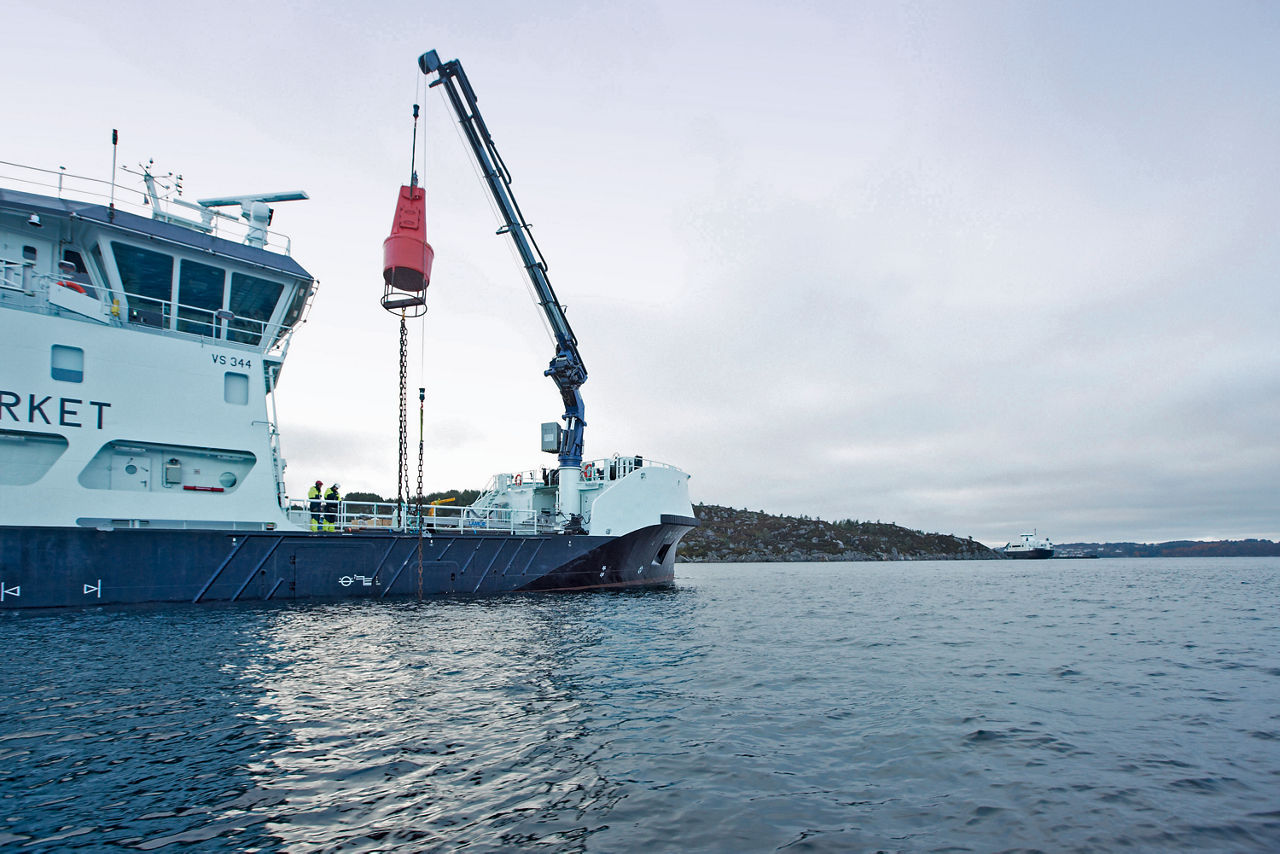 Foldable knuckle boom crane