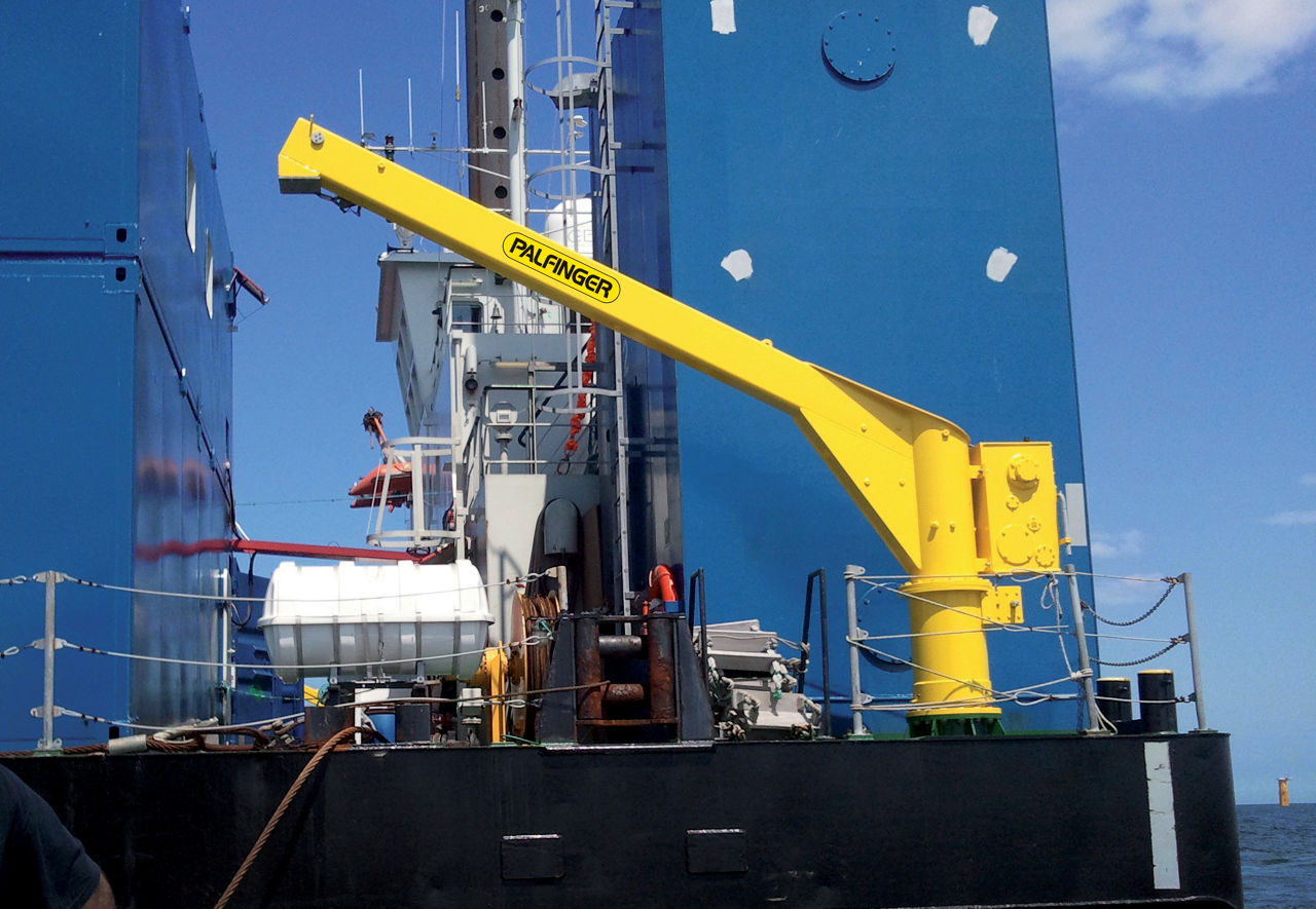 Life raft and rescue boat slewing davit