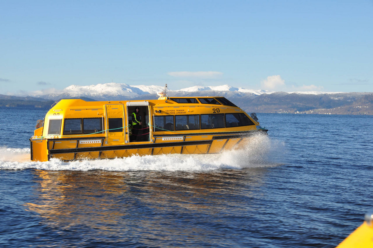 Tender boat