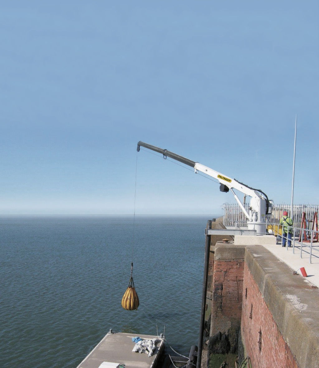 Telescopic boom crane PTM 600