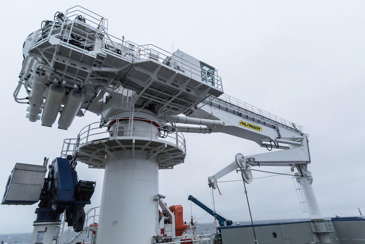 10-11.12.2016 Testing of Palfinger Crane on the Vestalnd Cygnus at Baltic sea. 

Photo Timelineproduction.pl