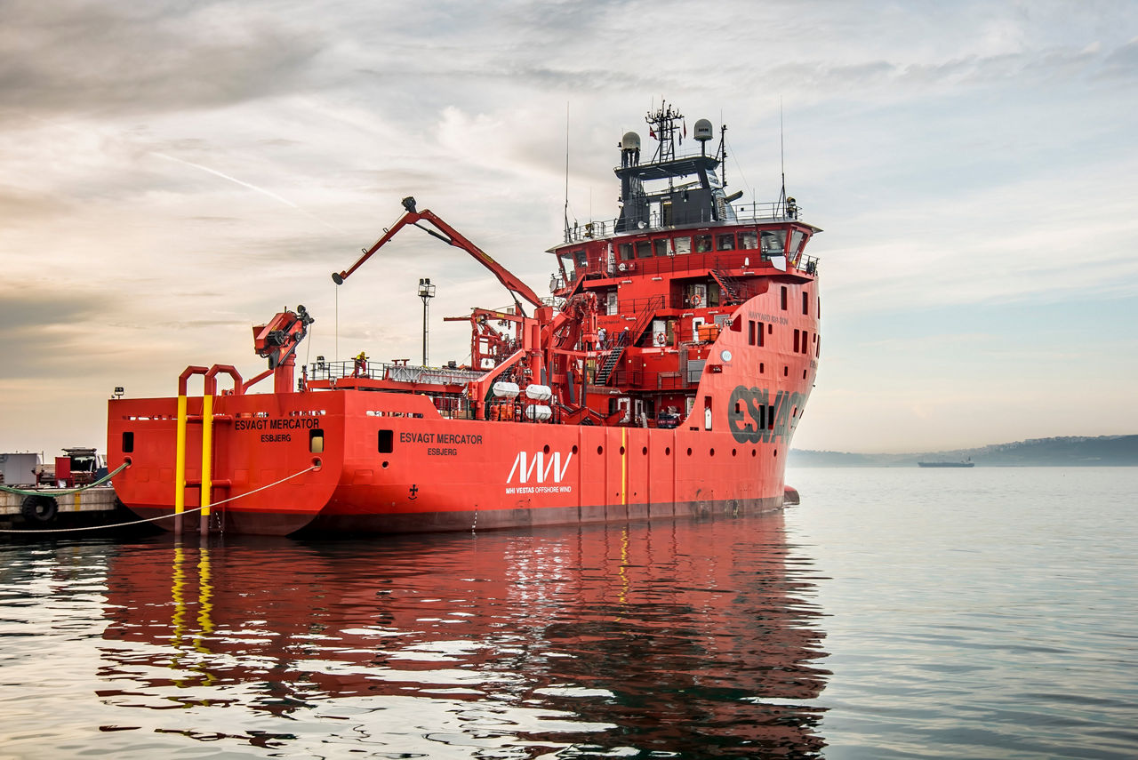 Offshore support vessel