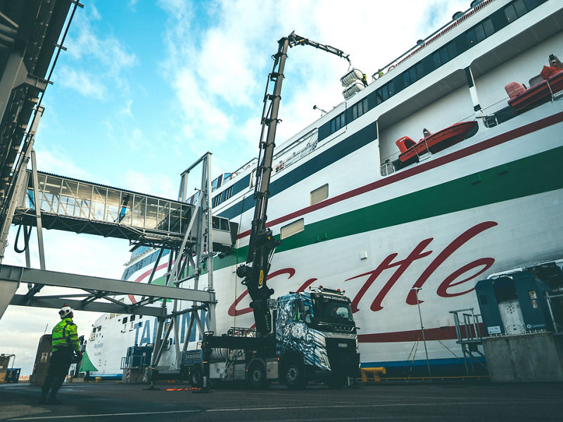 PALFINGER PK 135.002 TEC 7: Four Life Rafts and a Loader Crane