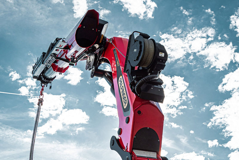 Knuckle Boom vs Stiff Boom: What Will Uniquely Fit Your Needs?