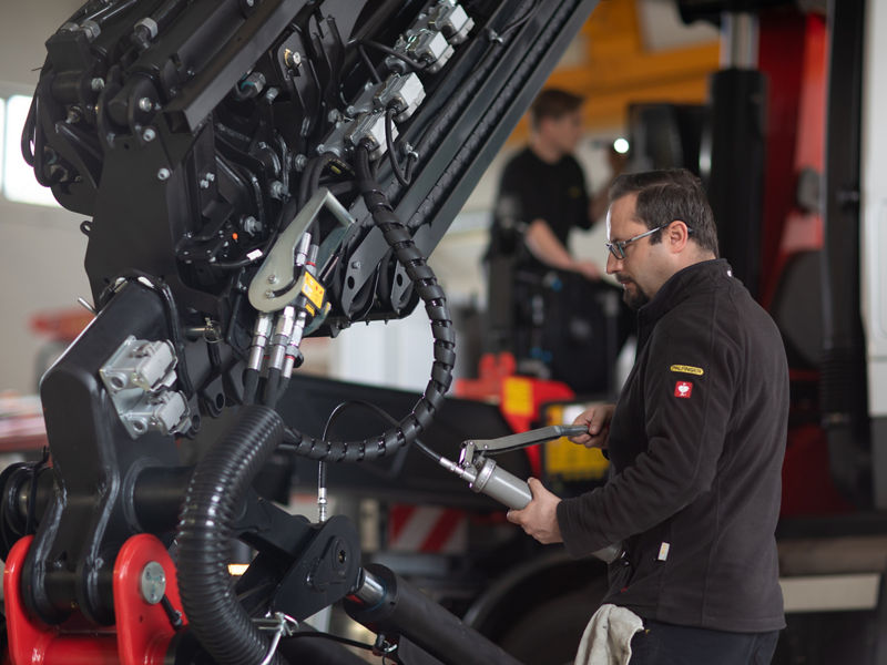 PALFINGER Sales & Service Network for land products