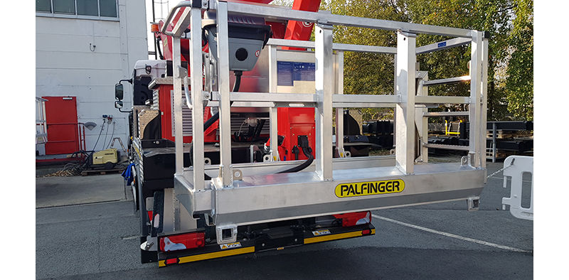 PALFINGER präsentiert teleskopierbaren Arbeitskorb für P 370 KS