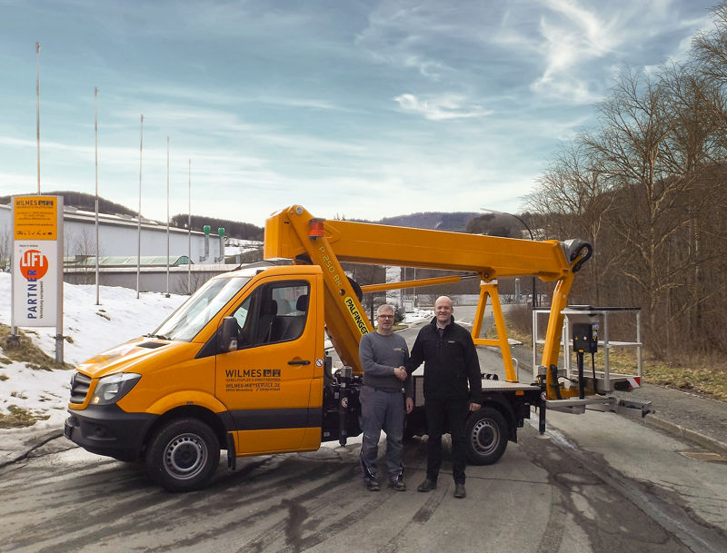 PALFINGER übergibt P 250 BK an Wilmes