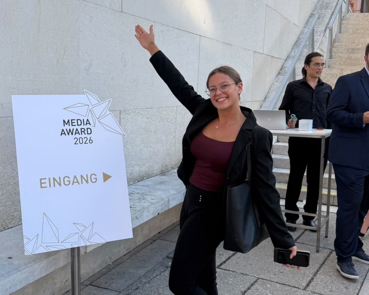 MEDIA AWARD 01 - 1