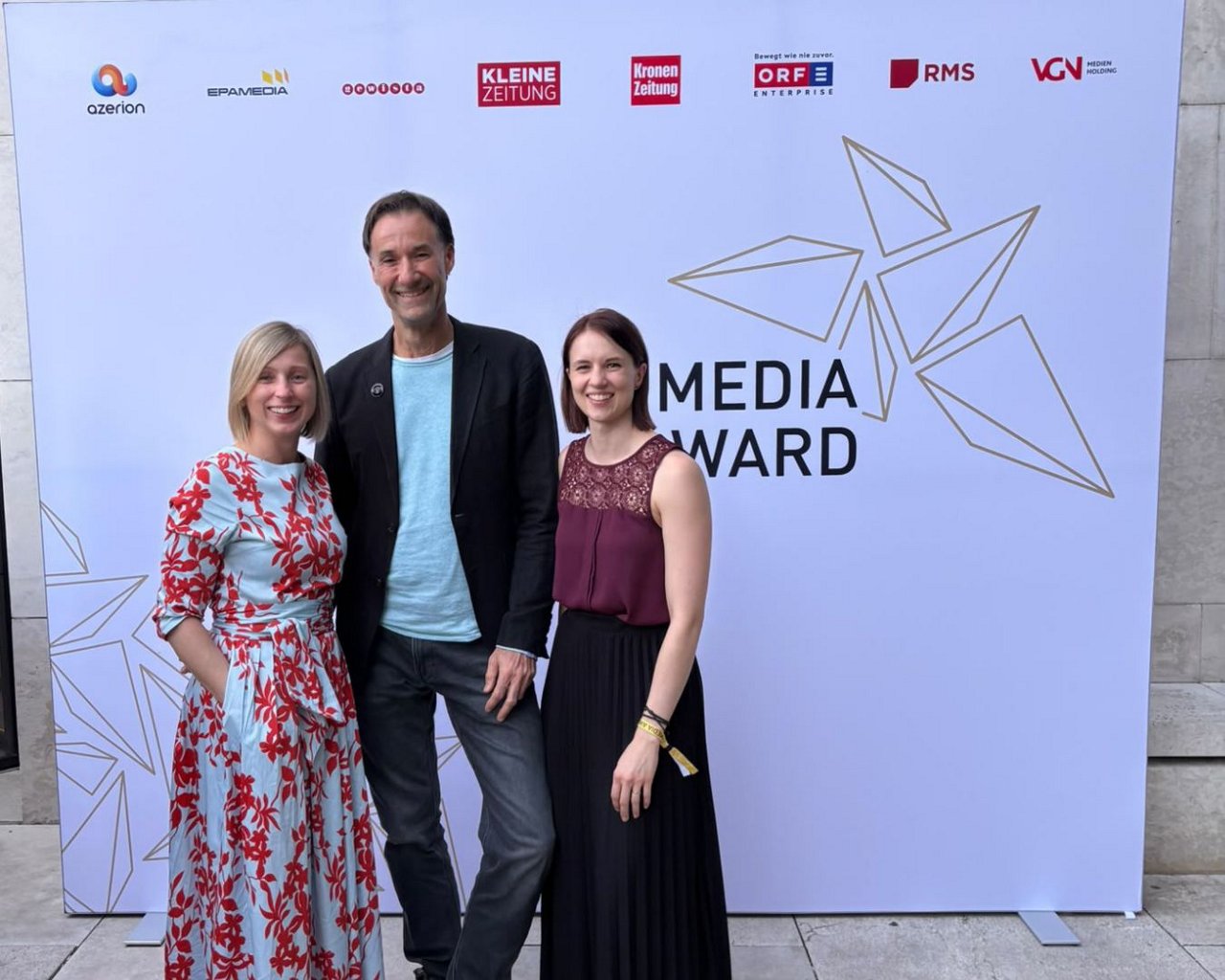 MEDIA AWARD 01 - 1