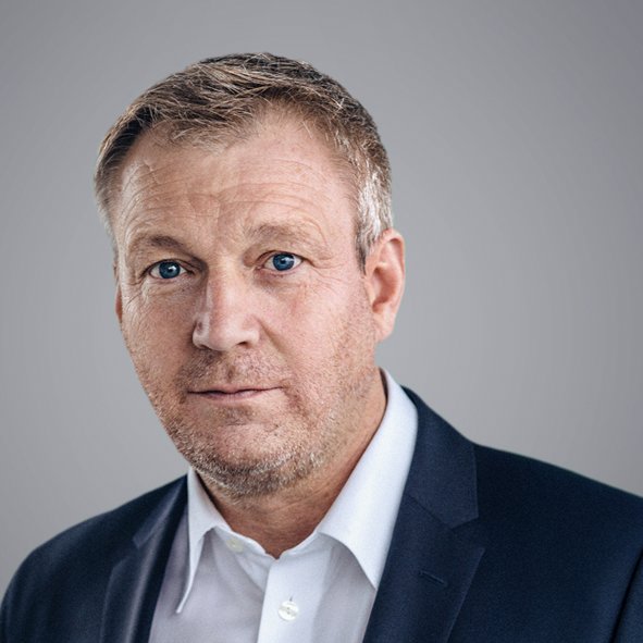 Portrait Carsten Knob, Chefredakteur der digitalen Produkte der Frankfurter Allgemeinen Zeitung fotografriert im Studio am Freitag, den 5. April 2019.