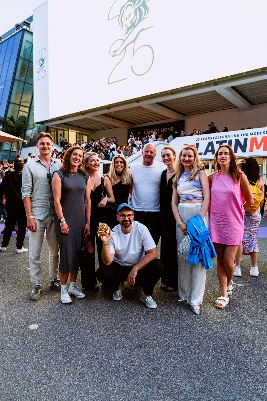 golden-lion-group-picture