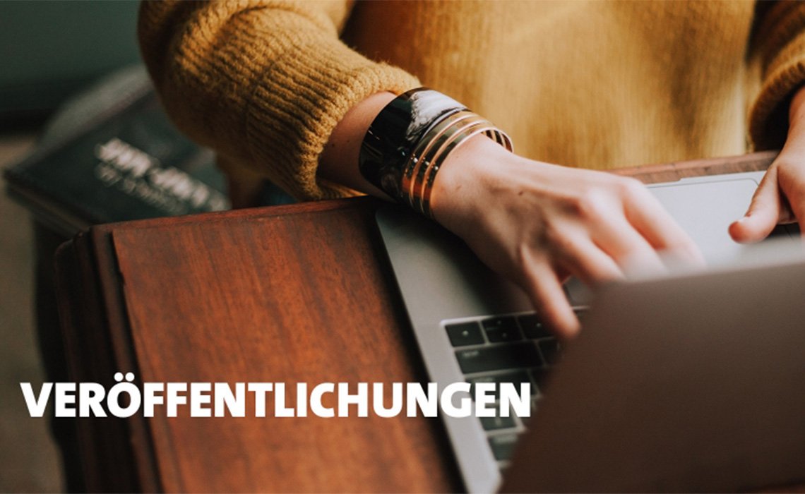 Mediaplus Veroeffentlichungen Frau am Laptop