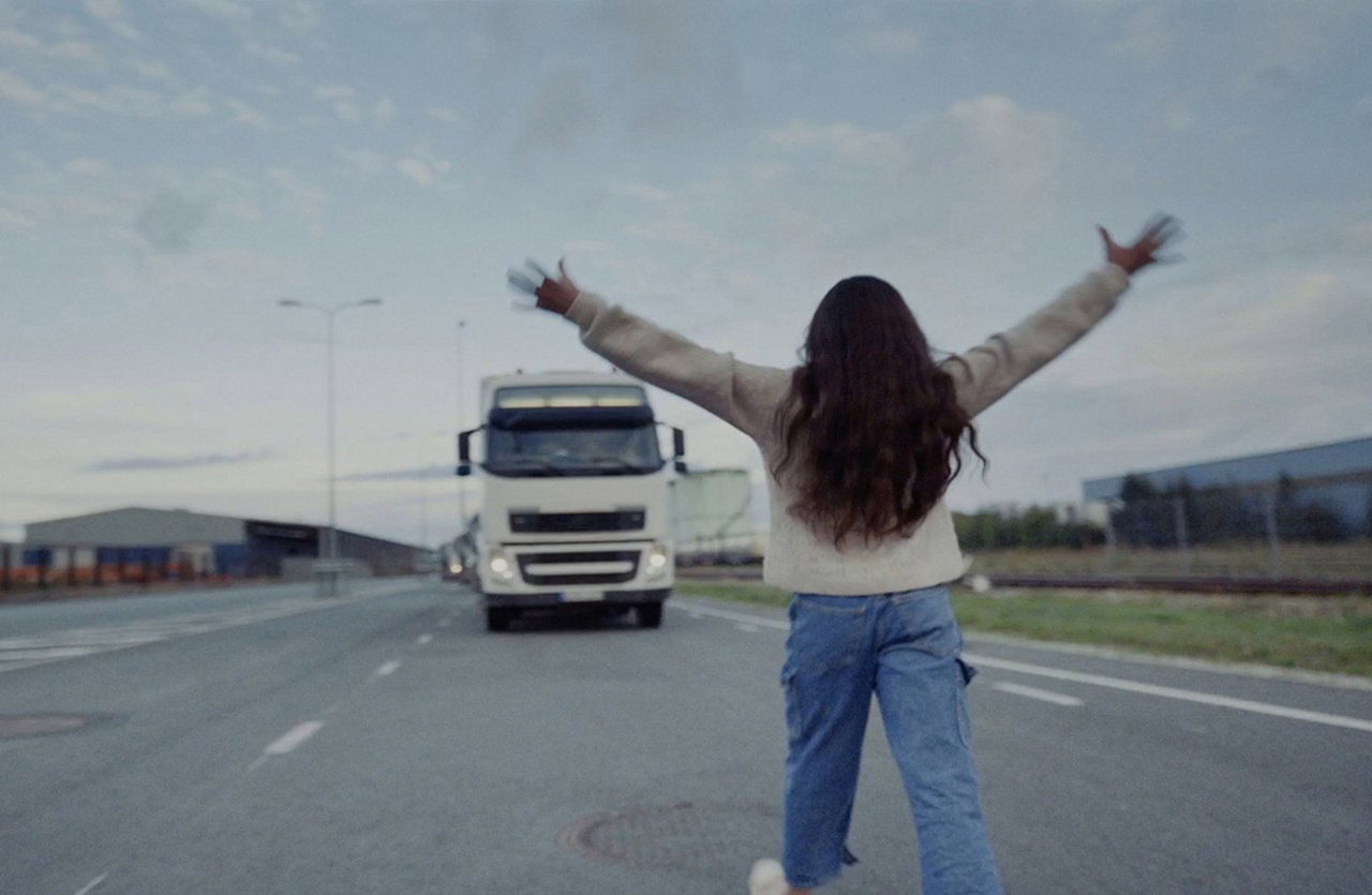  PENNY - The Kids - Scene from the commercial film of a girl stopping a truck
