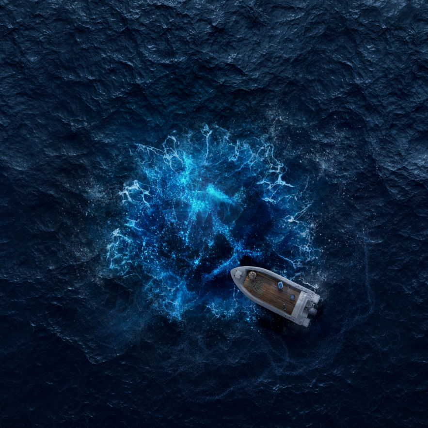ZDF - The swarm is coming - cover image of the film with a boat on the open sea from a bird's eye view