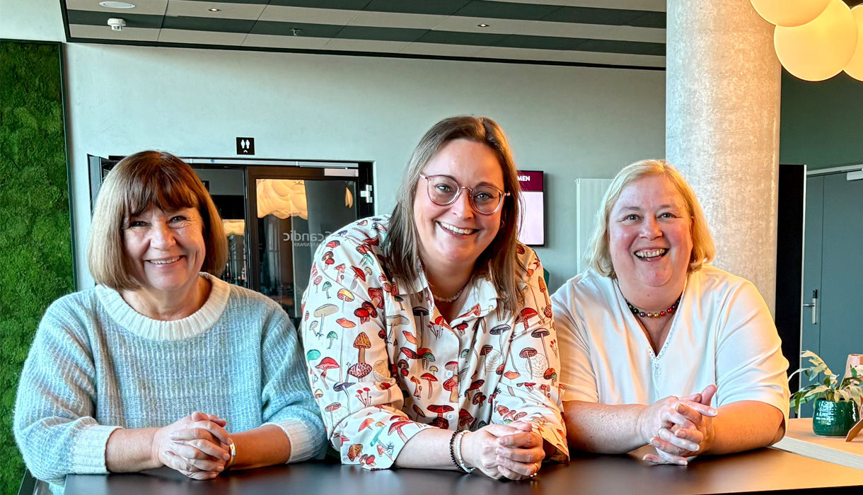 links: Waltraud Jakob, mitte: Denise Gelpke, rechts Dr. Corinna Buehne