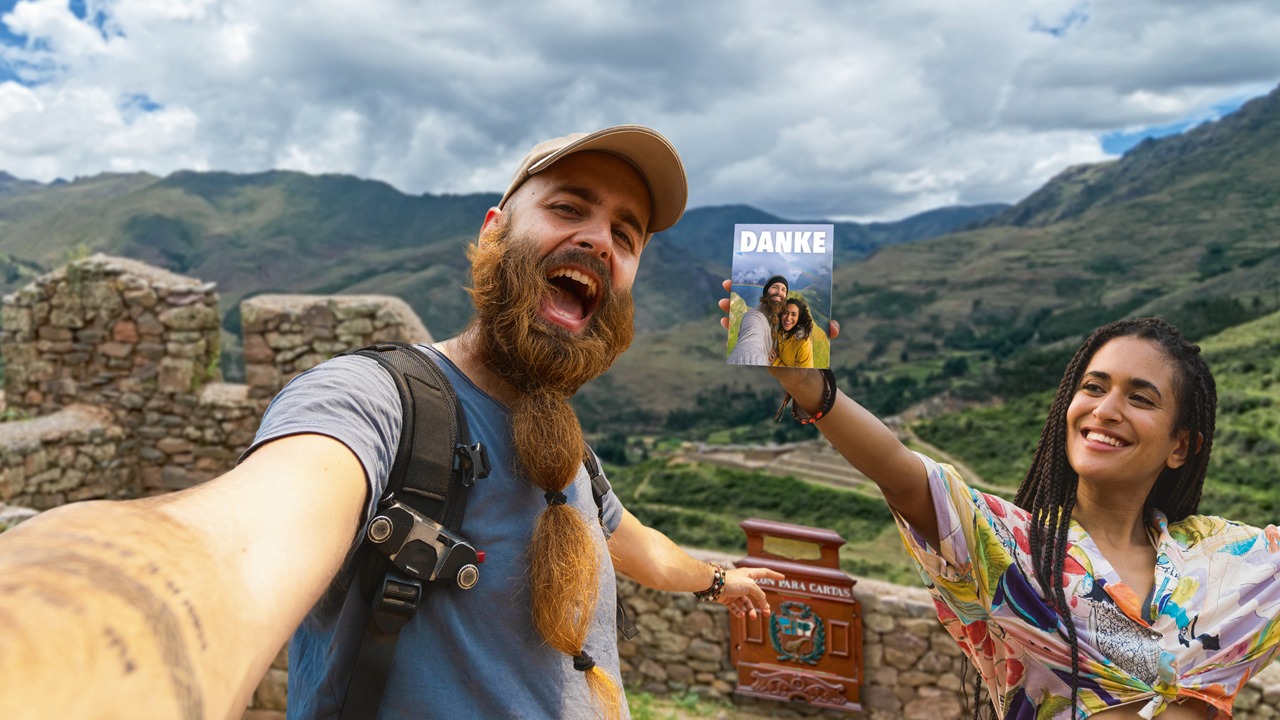 Bärtiger Mann und Freundin vor Machu Picchu