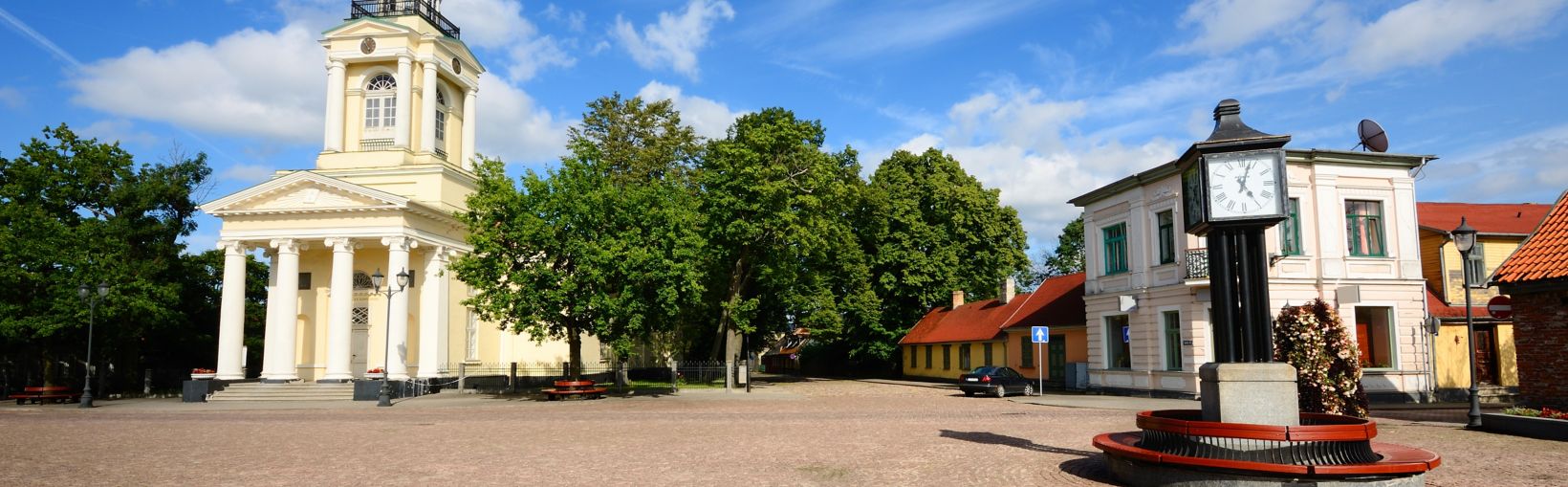Katolický kostel ve staré části města Ventspils.