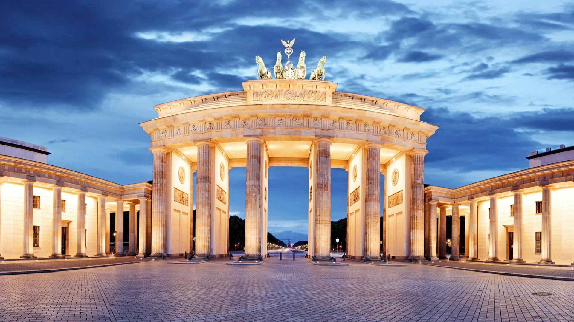 Panorama z Bramą Brandenburską o zmierzchu – Berlin, Niemcy