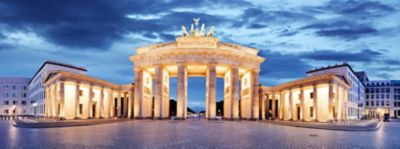 Brandenburgo vartų panorama prieblandoje Berlyne, Vokietijoje