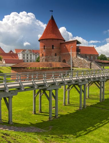 Zamek w Kownie, wzniesiony w połowie XIV wieku w stylu gotyckim, Kowno, Litwa