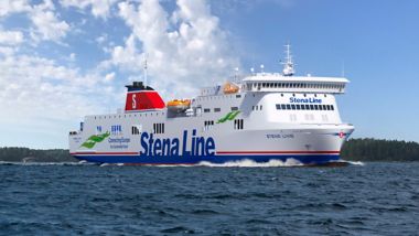 Stena Livia ferry en el mar