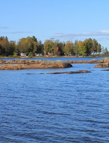 Paysage sur la rive du lac Vanern, en Suède.