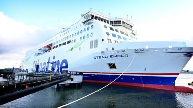 Ferry Stena Embla atracado en el puerto de Liverpool