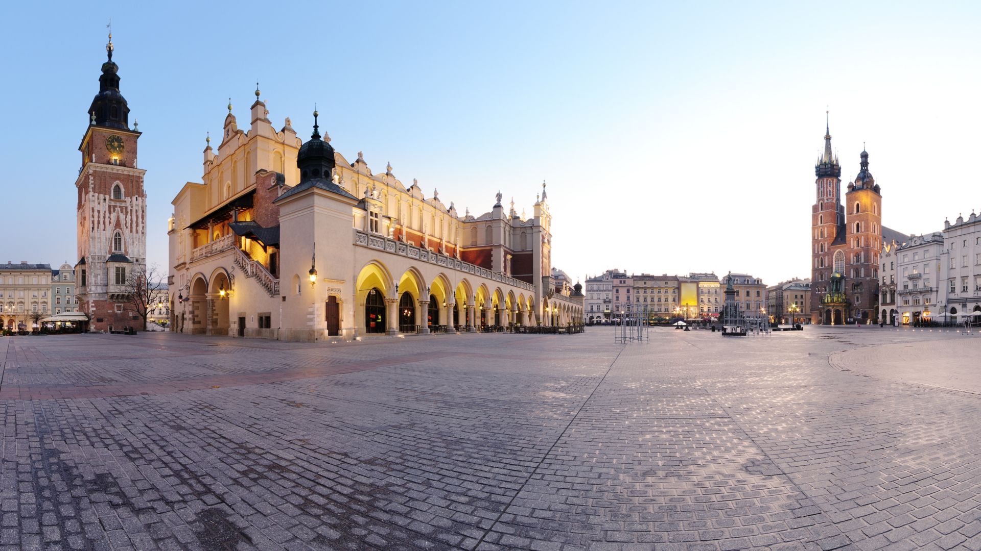 Place de la ville de Cracovie, en Pologne, à l’aube