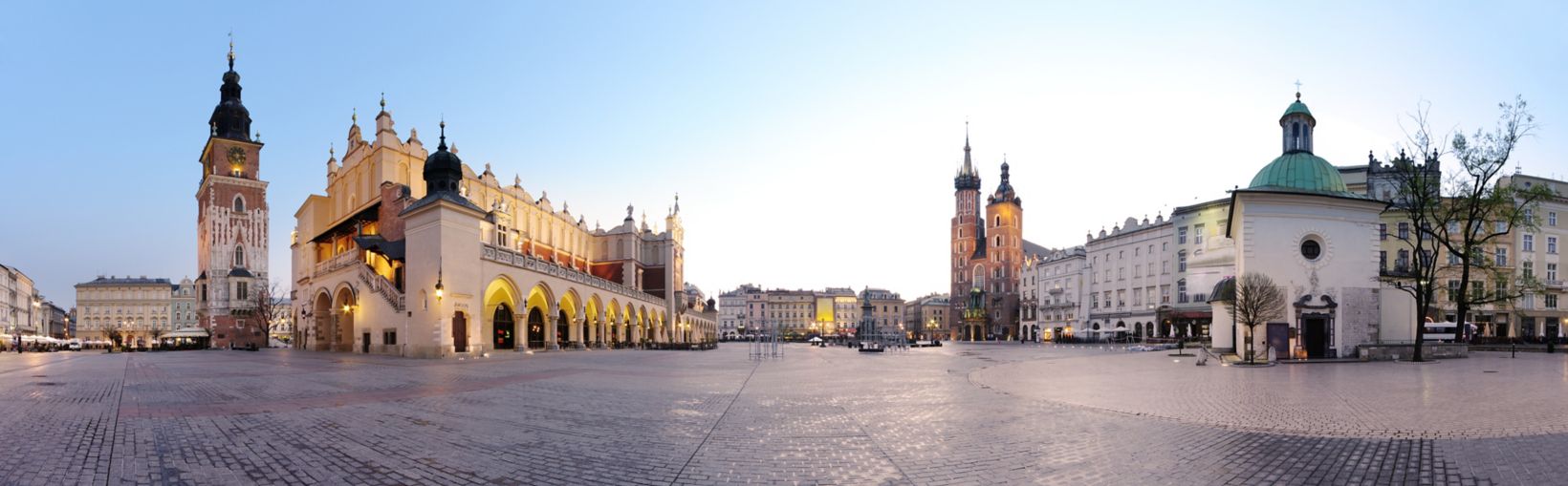 Place de la ville de Cracovie, en Pologne, à l’aube