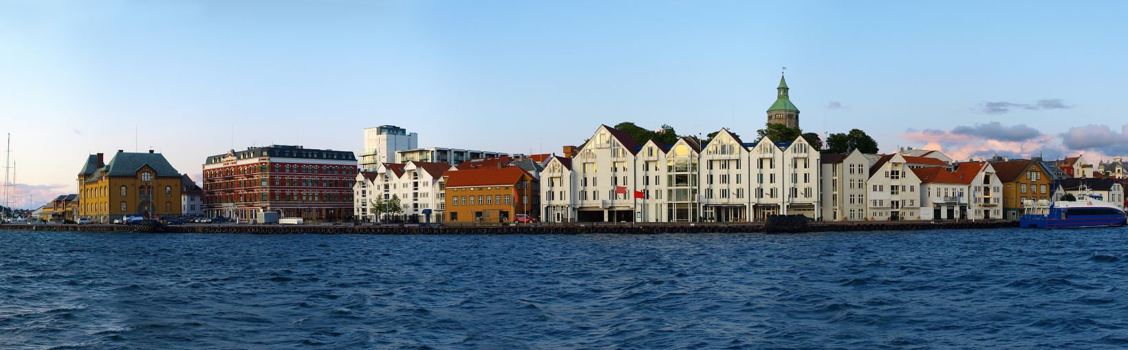 Panoraamanäkymät satamaan Stavangerissa, Norjassa.
