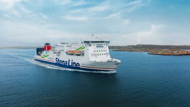 Stena Jutlandica en el mar