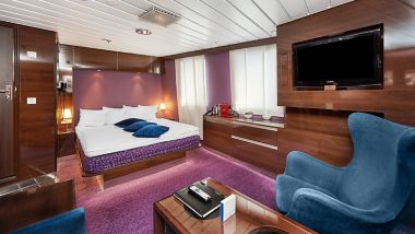 Interior view of a Deluxe Panorama Cabin onboard Stena Spirit