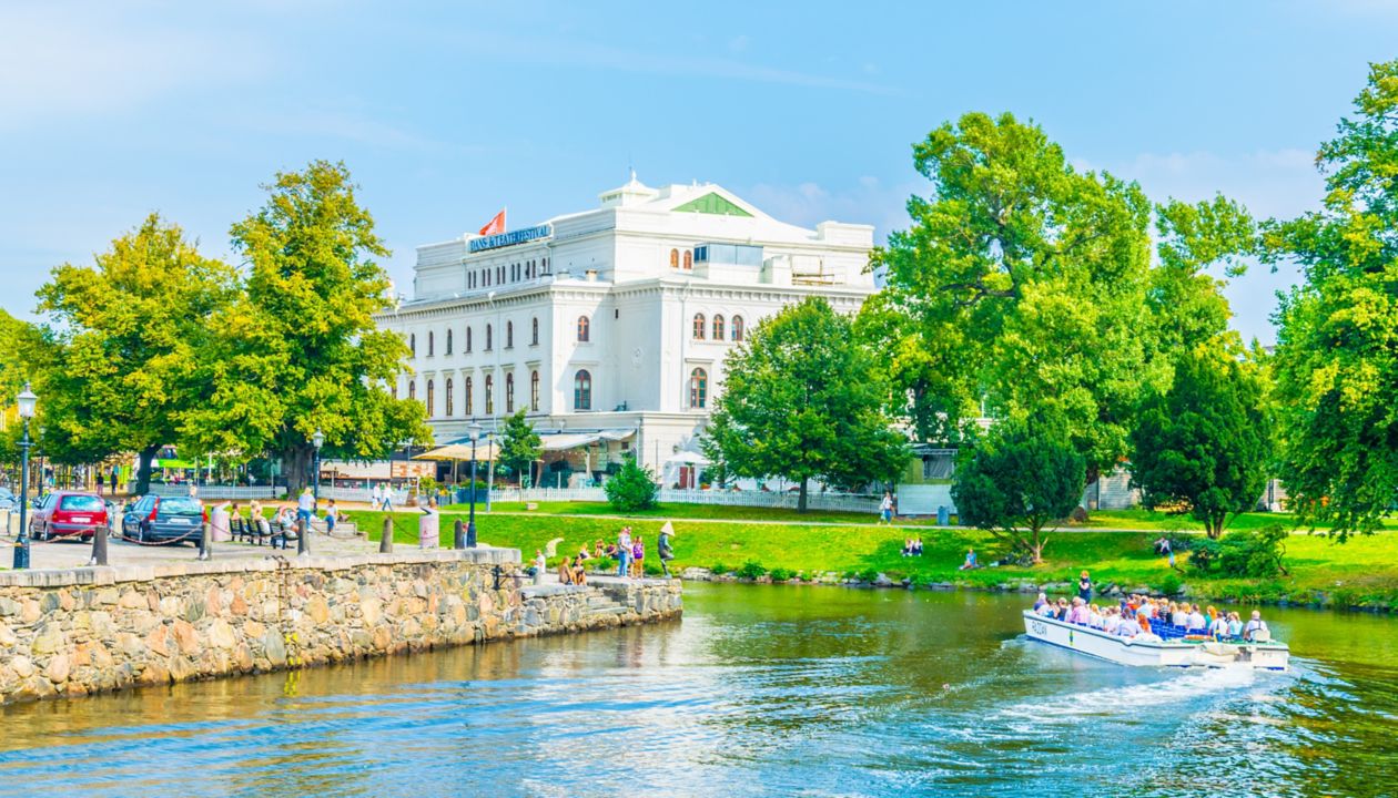 Blick auf einen Kanal im Zentrum von Göteborg, Schweden&#xD;