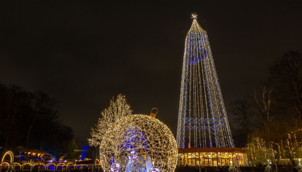 Christmas lights in Tivoli Friheden